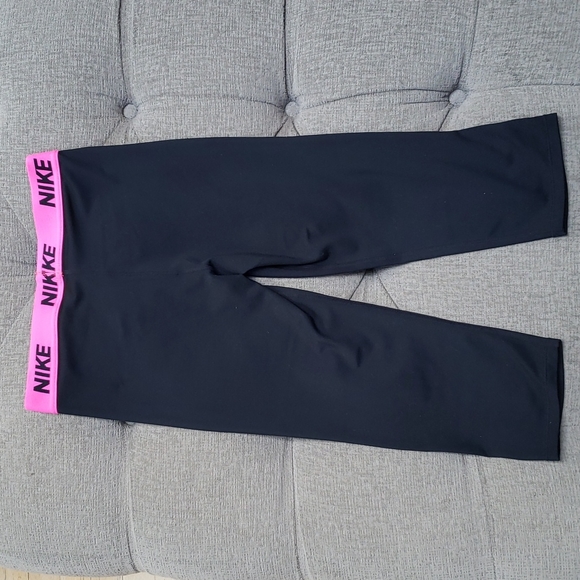 Nike Capri Biker Dri Fit Runner - Picture 5 of 6